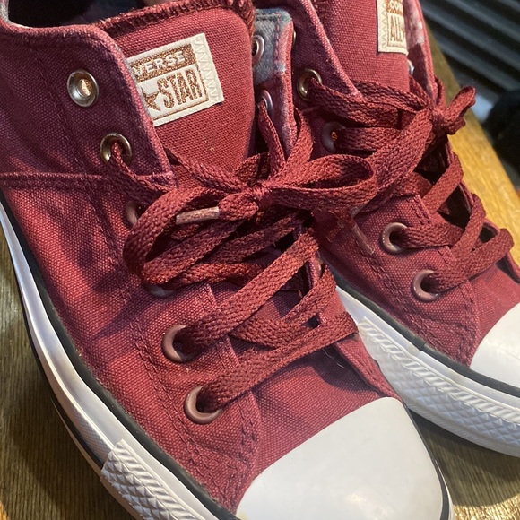 Converse All Stars Chucks Slip in Burgundy Sneakers - Picture 10 of 11